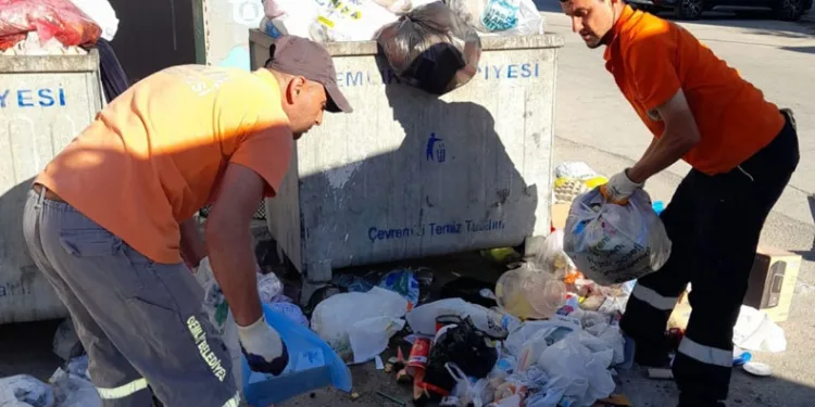 Gemlik’te temizlik seferberliği sürüyor