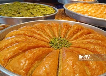 Bursa’da bayramlık baklavalar hazırlandı