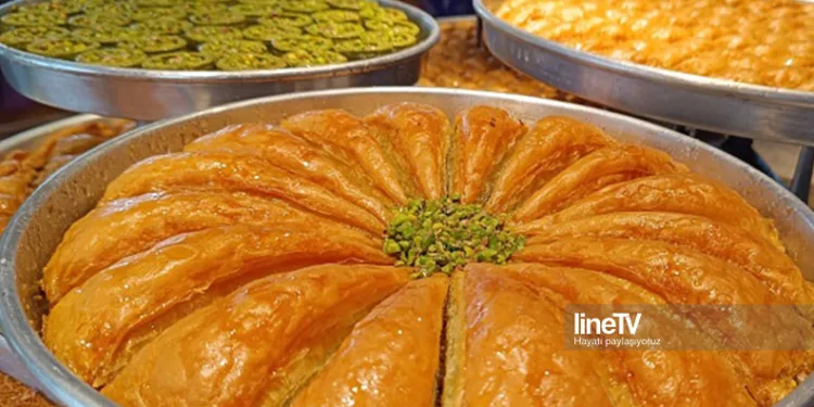 Bursa’da bayramlık baklavalar hazırlandı