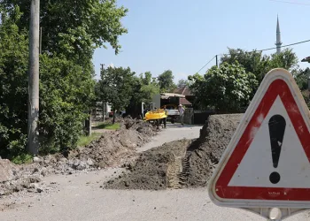 Akyazı’da mahalleler doğalgazla buluşuyor