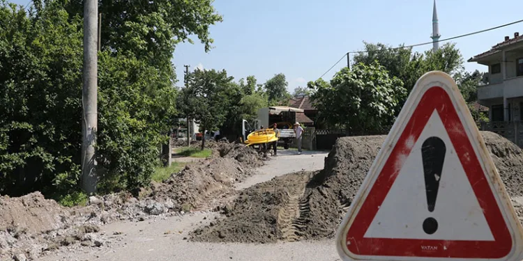 Akyazı’da mahalleler doğalgazla buluşuyor