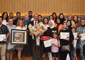 Fotoğrafçılık atölyesi mezunları verdi