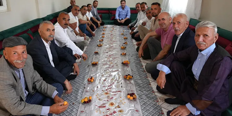 Asırlardır süren bayramlaşma geleneği