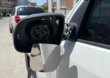 Trafik magandalığı yetmedi şehir magandalığına soyundular