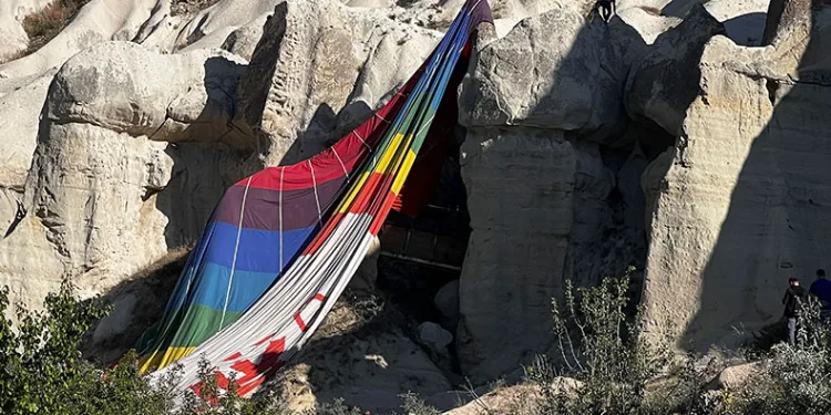 Balon pilotu 20 kişinin hayatını kurtardı