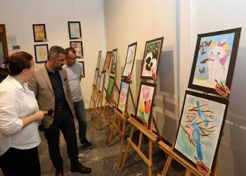 Küçük sanatçıların eserleri Kent Müzesi’nde sergileniyor
