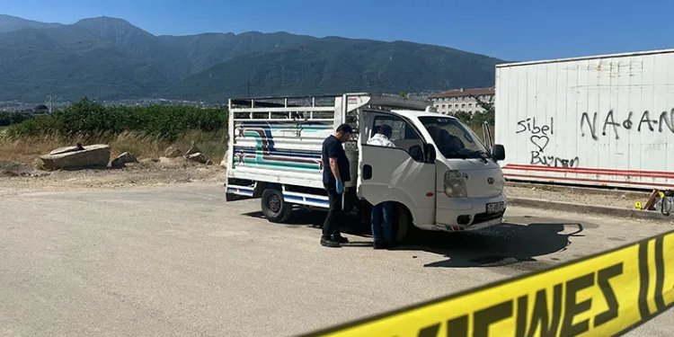 Bursa’da para yüzünden husumetli olduğu kişiyi vurdu