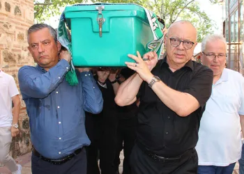 MHP’li meclis üyesinin cenazesine katıldı