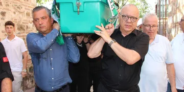 MHP’li meclis üyesinin cenazesine katıldı
