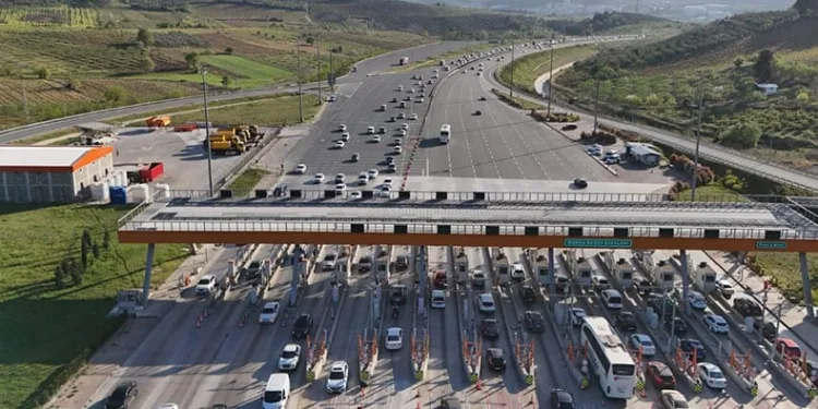 “Otoyollardan 21 milyon araç geçti”