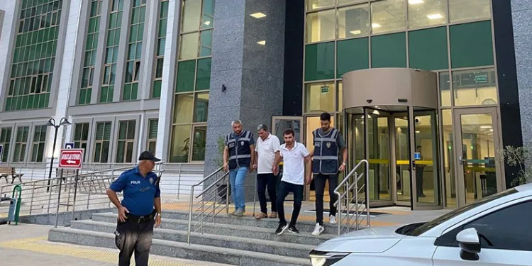 Husumetlisini çorbacıda vuran baba ve oğul tutuklandı