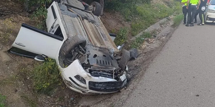 Kontrolden çıkan otomobil takla attı