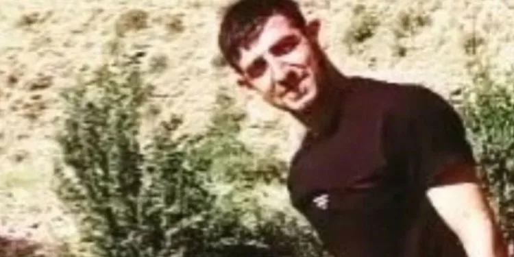 Sokakta yürüyen genç silahlı saldırıda ağır yaralandı