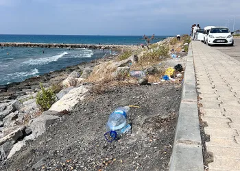 Tatilciler gitti, geriye çöpleri kaldı