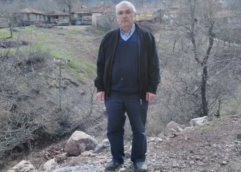 Traktörü ile şarampole devrilen muhtar hayatını kaybetti
