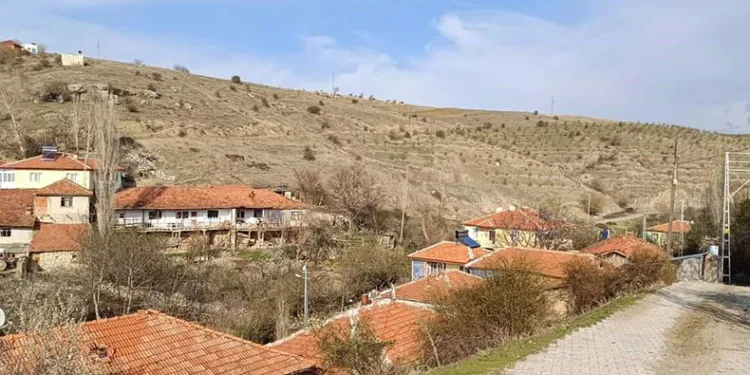 Su ihtiyacına yetişemeyen muhtardan güldüren isyan