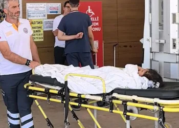 2’nci kattan düşen çocuk ağır yaralandı
