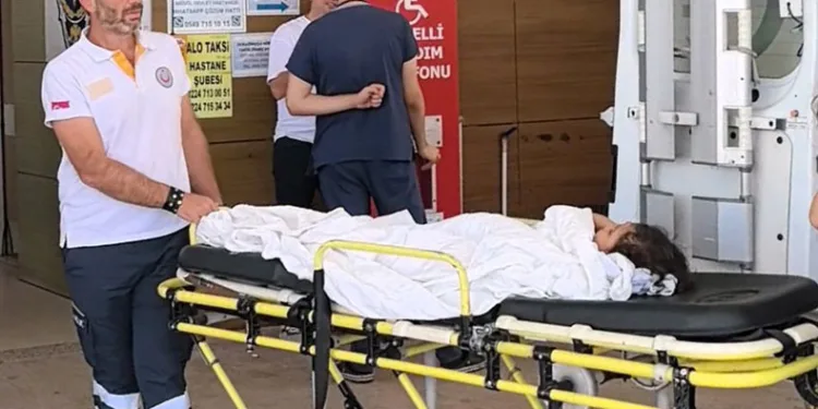 2’nci kattan düşen çocuk ağır yaralandı