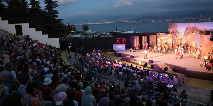 “Keşanlı Ali destanı” Derince’de izleyicileriyle buluştu