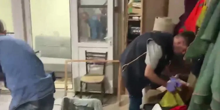 Polisten uyuşturucu satıcılarına operasyon