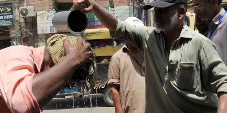 Pakistan’da sıcak hava dalgası