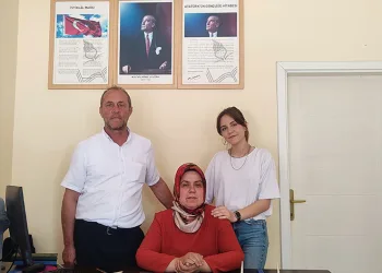 31 Mart’ta eşi, 2 Haziran’da kendisi muhtar oldu