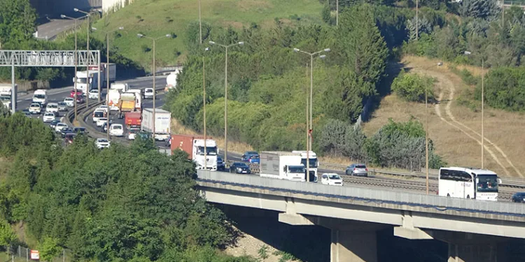 Tatilcilerin dönüş yolculuğu erken başladı
