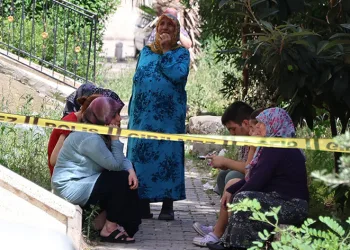 Boşandığı karısını öldürüp intihar etti