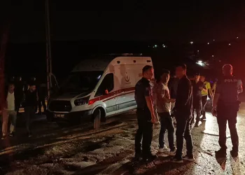 Çorum’da iki otomobil çarpıştı