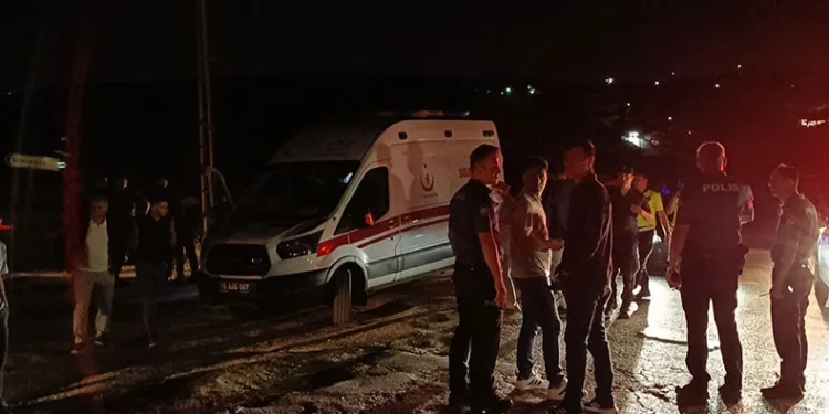 Çorum’da iki otomobil çarpıştı