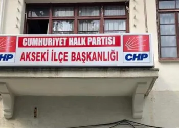 Akseki CHP yönetiminde 8 istifa