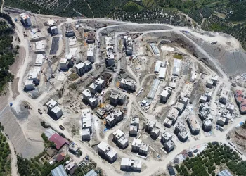 Samandağ’da TOKİ konutları yükseliyor