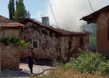 Orhaneli’deki evde çıkan yangın söndürüldü