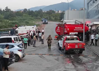 Bursa’da tekstil fabrikasının bacasında korkutan yangın
