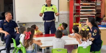 62 öğrenci “trafik dedektifi” oldu