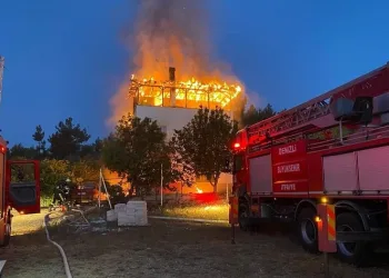 2 katlı binada çıkan yangında bir kişi hayatını kaybetti