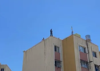 İntihar etmek isteyen vatandaş ikna çalışmalarıyla vazgeçirildi