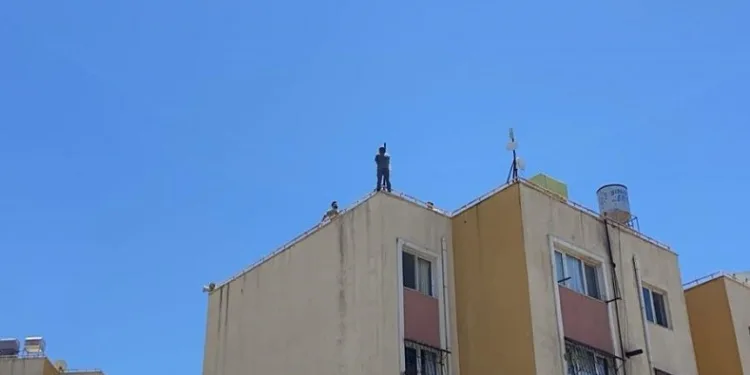 İntihar etmek isteyen vatandaş ikna çalışmalarıyla vazgeçirildi