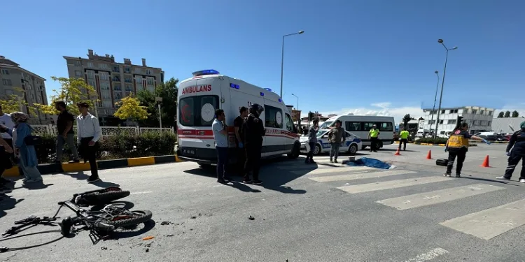 Beton mikserinin çarptığı bisikletli hayatını kaybetti