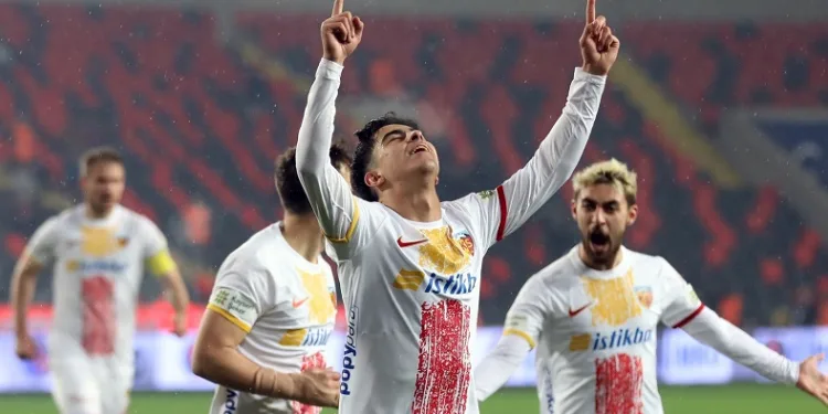 Kayserispor’da 10 genç futbolcu oynadı