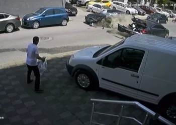 Ataşehir’de 6 aracın karıştığı kazada ortalık savaş alanına döndü