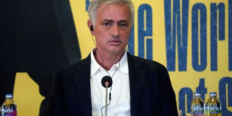 Jose Mourinho: “Fenerbahçe’nin rüyalarını gerçekleştirmek için çok güçlü takım kuracağız”