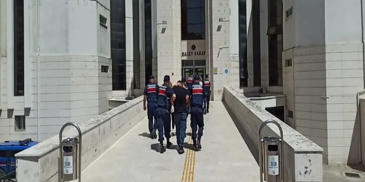 Edremit’te uyuşturucu operasyonunda 4 tutuklama