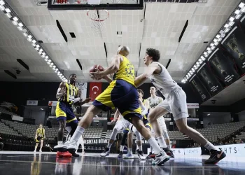 Fenerbahçe, finalde A. Efes’in rakibi oldu