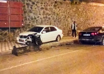 Zincirleme trafik kazası: 4 yaralı