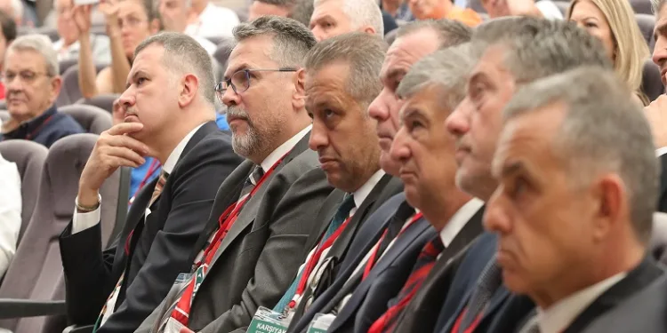 Karşıyaka, teknik direktörünü arıyor