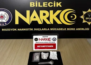 Durdurulan şüpheli araçta uyuşturucu madde çıktı