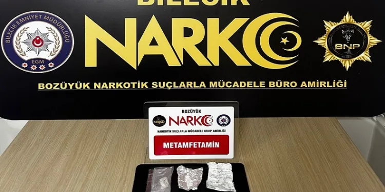 Durdurulan şüpheli araçta uyuşturucu madde çıktı