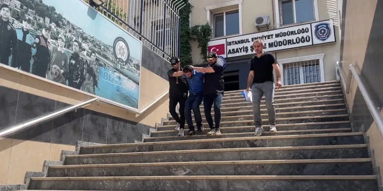 Arnavutköy’de çamaşır makinesi parası yüzünden ağabeyini öldüren şahıs adliyeye sevk edildi