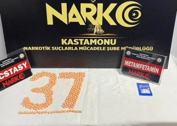 Uyuşturucuyla yakalanan 2 kişi tutuklandı